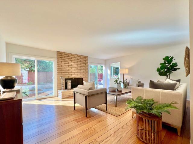 665 Towle Way, Palo Alto CA: https://media.crmls.org/mediaz/5c1516f4-b835-4b4c-b424-c3c5532a525c.jpg