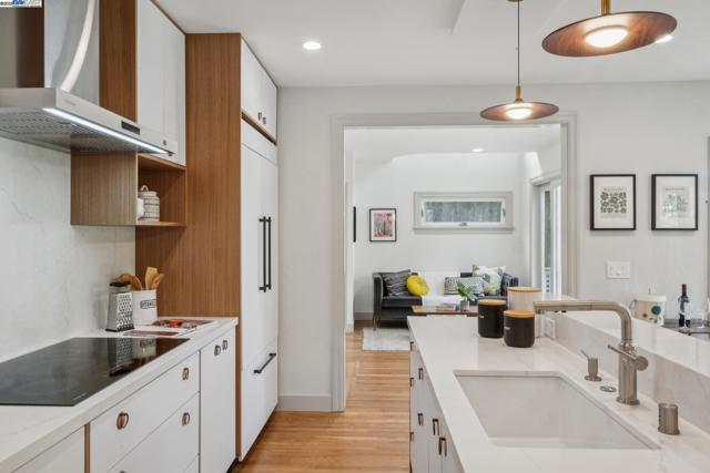 198 BRET HARTE ROAD, Berkeley CA: https://media.crmls.org/mediaz/5c1520b8-3c67-4c2f-adbe-af79e8b5f1e1.jpg