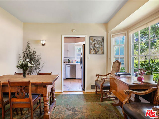 3230 Kelton Avenue, Los Angeles CA: https://media.crmls.org/mediaz/5c157bff-7595-407c-a0c0-195cef4401c3.jpg