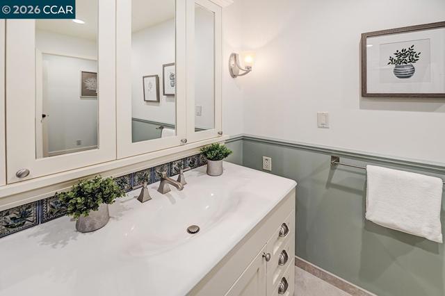 Image 36 of 58 For 925 Terra California Dr  6