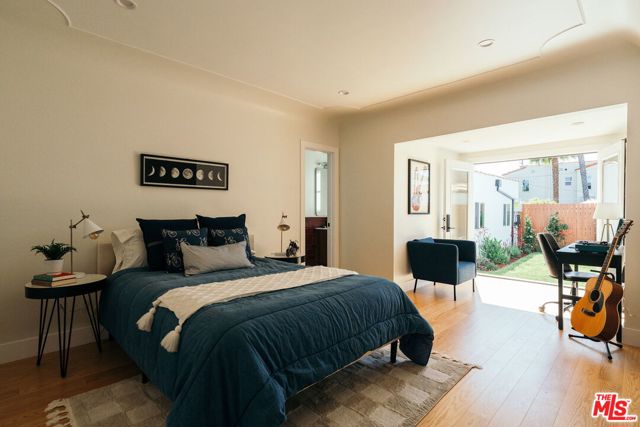 1237 S Curson Avenue, Los Angeles CA: https://media.crmls.org/mediaz/5c161759-95f6-45f3-89e2-83cdbe3dbfd3.jpg