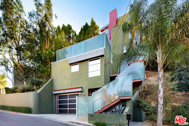 2738 Rinconia Drive, Los Angeles CA: https://media.crmls.org/mediaz/5c16ae85-5e73-4cd1-a51d-705028413010.jpg