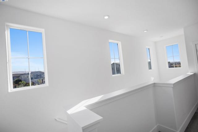 251 E Wrigleys Ave, Mountain House CA: https://media.crmls.org/mediaz/5c178426-9207-4e94-906f-faa574e640fa.jpg