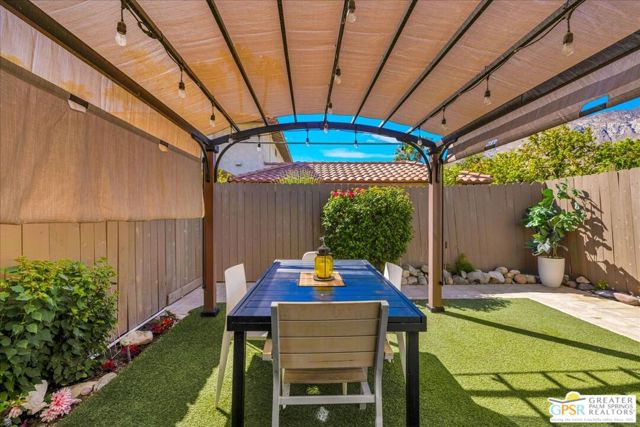 379 W Mariscal Road, Palm Springs, CA 92262