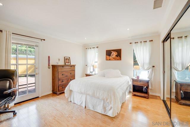 11 Country Glen Rd, Fallbrook CA: https://media.crmls.org/mediaz/5c187098-3ba1-45e4-83f6-86ce98034118.jpg