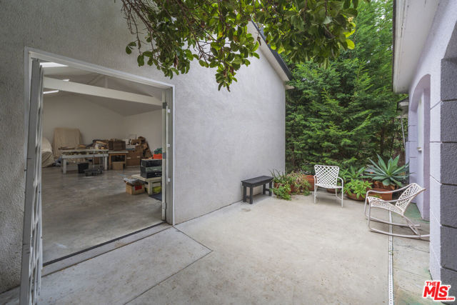 3916 Hepburn Avenue, Los Angeles CA: https://media.crmls.org/mediaz/5c18b4b8-7227-4279-8e6b-2ad8c1ae2b52.jpg