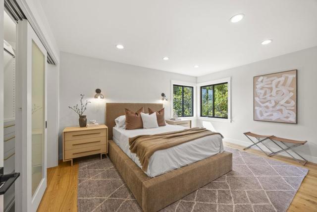 1095 Macadamia Drive, Hillsborough CA: https://media.crmls.org/mediaz/5c191edc-63cc-4f6e-bf1b-333d668cddd6.jpg