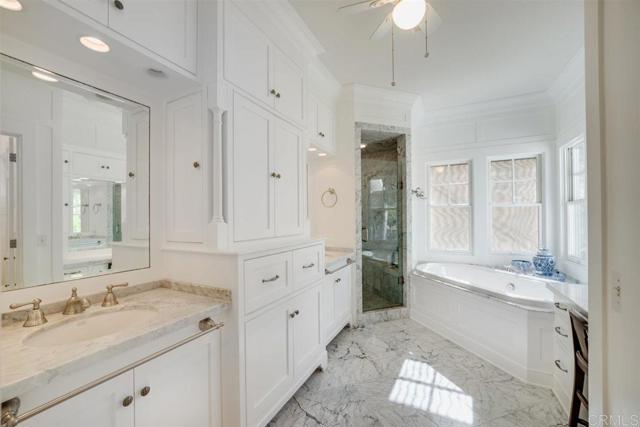 16635 Highland Valley Rd, Ramona CA: https://media.crmls.org/mediaz/5c1aa8b5-5d00-4e8e-ada5-ca0a228fa654.jpg