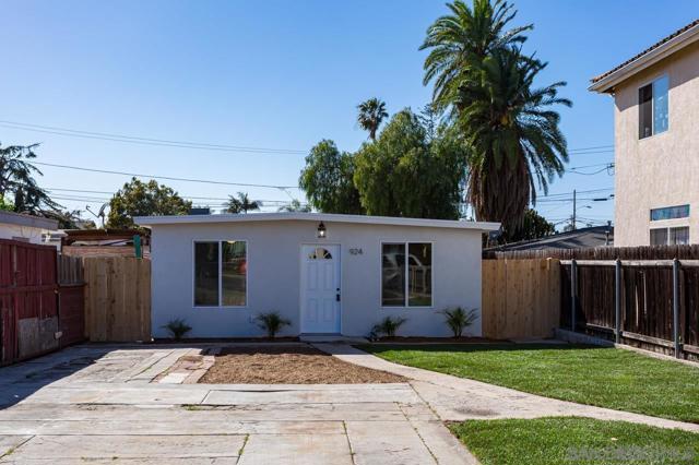 924 Florida St, Imperial Beach CA: https://media.crmls.org/mediaz/5c1ab69d-4579-4260-a492-165eacda0c2e.jpg