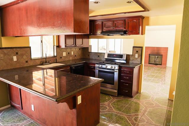 806 W Ave H5, Lancaster CA: https://media.crmls.org/mediaz/5c1ad9d5-2f41-40b5-b718-5cd8c4837433.jpg