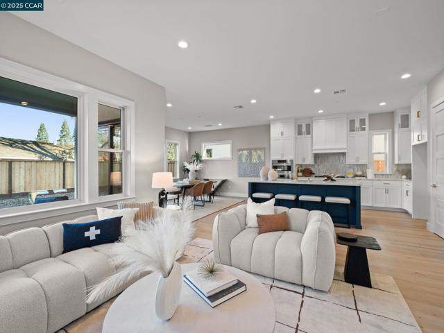 245 Haleena Place, Walnut Creek CA: https://media.crmls.org/mediaz/5c1ae561-64bb-4d3b-b3d5-1b50cbc5acf1.jpg