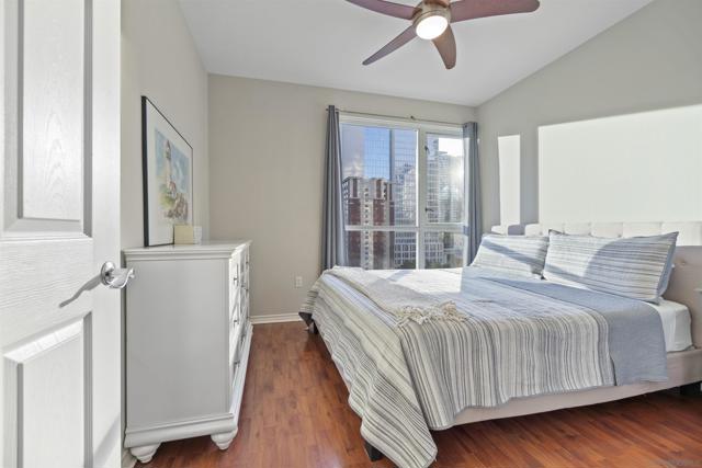1240 India St, San Diego CA: https://media.crmls.org/mediaz/5c1b039e-4319-4aa2-96d8-f96645d7ca34.jpg
