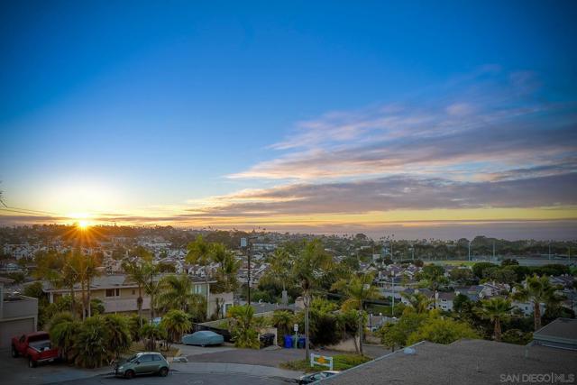3728 Curtis St, San Diego, California 92106, 5 Bedrooms Bedrooms, ,3 BathroomsBathrooms,Single Family Residence,For Sale,Curtis St,250029170SD