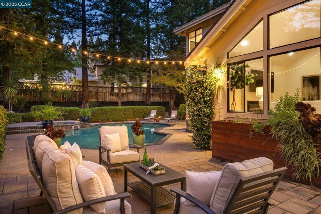 3363 Deer Hollow Dr, Danville CA: https://media.crmls.org/mediaz/5c1bae1c-a11c-4121-bb9f-bee7f3a4e86d.jpg