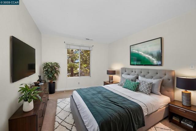 5450 Concord Blvd, Concord CA: https://media.crmls.org/mediaz/5c1c617b-02c0-4bfb-ad33-efe411e67b4f.jpg