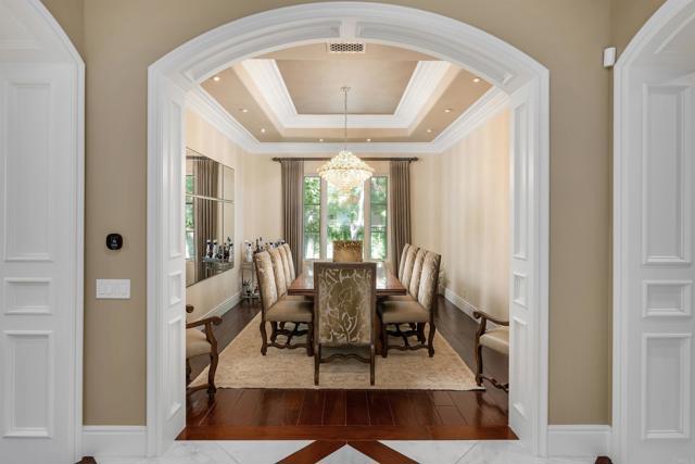 5825 Meadows Del Mar, San Diego CA: https://media.crmls.org/mediaz/5c1ce0ab-ac00-417b-b77d-544db9c41baa.jpg