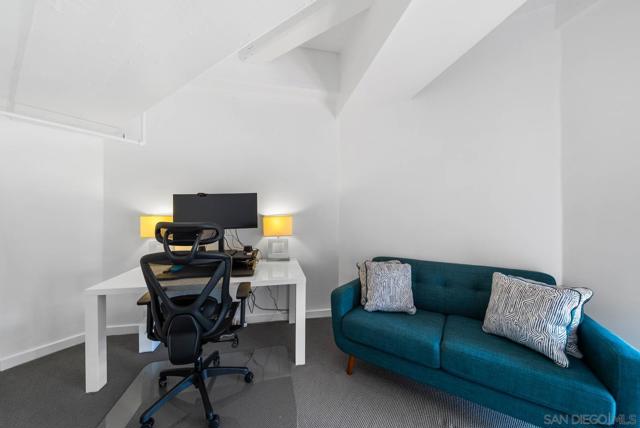 702 Ash St, San Diego CA: https://media.crmls.org/mediaz/5c1d8436-9366-42fa-a8e6-c445ccddaac2.jpg