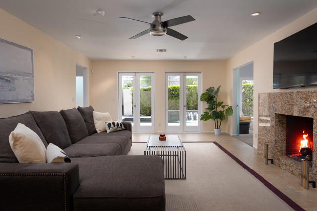 590 N Plaza Amigo, Palm Springs, CA 92262