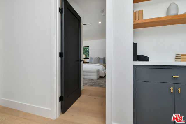 3221 Elvido Drive, Los Angeles CA: https://media.crmls.org/mediaz/5c1f22e9-2c0b-42ea-ae5c-04ff1dd5a800.jpg