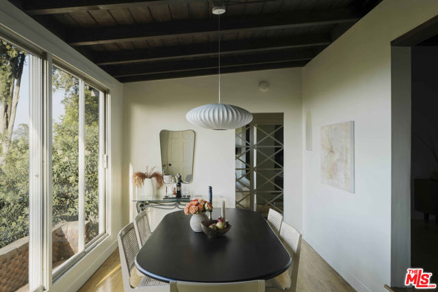 11764 Laurelcrest Drive, Studio City CA: https://media.crmls.org/mediaz/5c1f6be3-29a1-44fc-9164-0b44ddefd84c.jpg