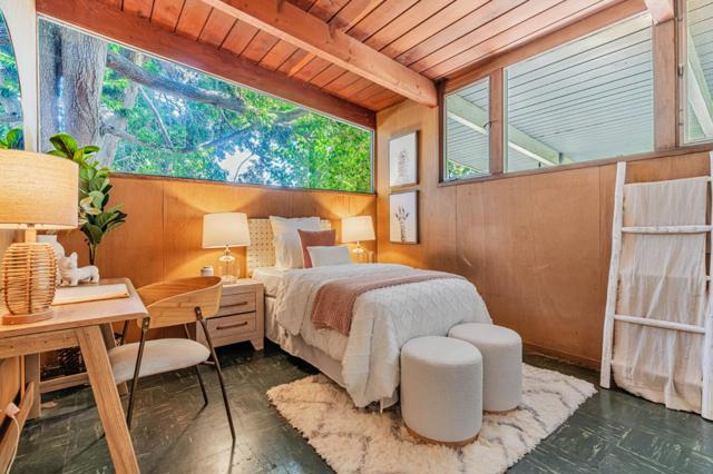 26 Roosevelt Circle, Palo Alto CA: https://media.crmls.org/mediaz/5c20caa5-71d6-4688-ba93-4493cbf4b68a.jpg