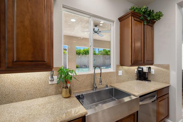40844 Piazza Del Paradiso, Indio CA: https://media.crmls.org/mediaz/5c216946-492a-404d-af77-9fd1b9e6ced8.jpg