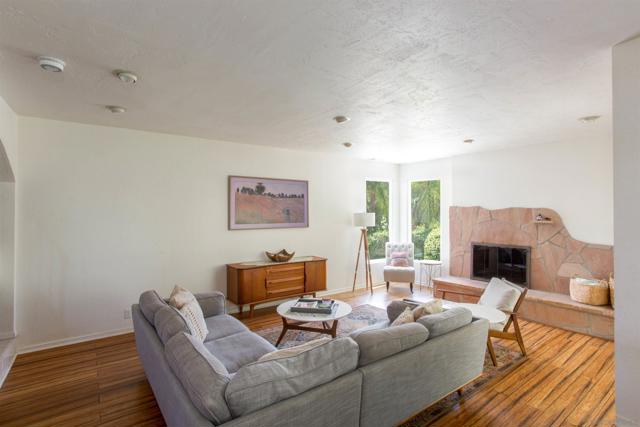 28628 Mountain Meadow Rd, Escondido CA: https://media.crmls.org/mediaz/5c218383-b4c8-4c51-8190-7c5f29d591c2.jpg
