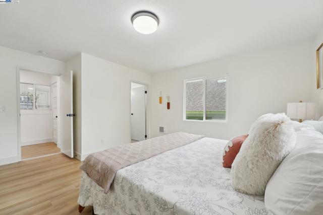 2155 42nd Ave, Oakland CA: https://media.crmls.org/mediaz/5c21a641-1554-4a5a-a798-3ee65432bad3.jpg