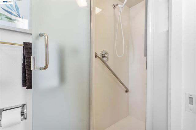 Image 26 of 46 For 831 Casanova Dr