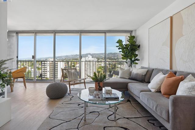 1 Kelton Ct, Oakland CA: https://media.crmls.org/mediaz/5c23cfc5-5d1b-46e7-b100-2bfc3d16e06d.jpg