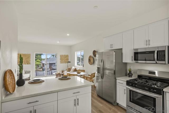 8176 Golden Ave, Lemon Grove CA: https://media.crmls.org/mediaz/5c23e509-0b70-419f-8a0d-d8afab64d98e.jpg