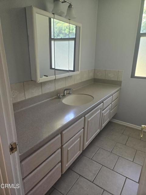 439 E Greystone Avenue, Monrovia CA: https://media.crmls.org/mediaz/5c23fa62-9133-40dc-a791-5e281d3ab4e5.jpg