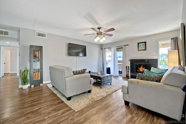 1721 Melrose Ave, Chula Vista CA: https://media.crmls.org/mediaz/5c2403a3-c805-4fbf-97df-c0c11fd515cd.jpg