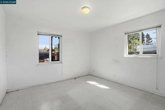 1990 Sunshine Dr, Concord CA: https://media.crmls.org/mediaz/5c24081b-f9cb-4b71-b566-d8d329dcf305.jpg