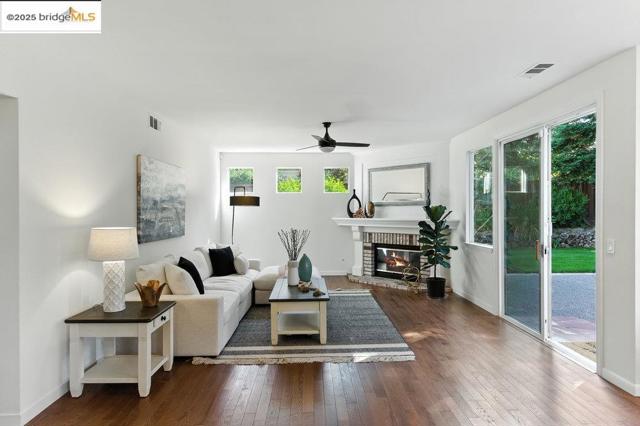 205 Dandelion Ln, San Ramon CA: https://media.crmls.org/mediaz/5c249bae-9bbb-4aa6-baaf-ce1dfe05e5c6.jpg
