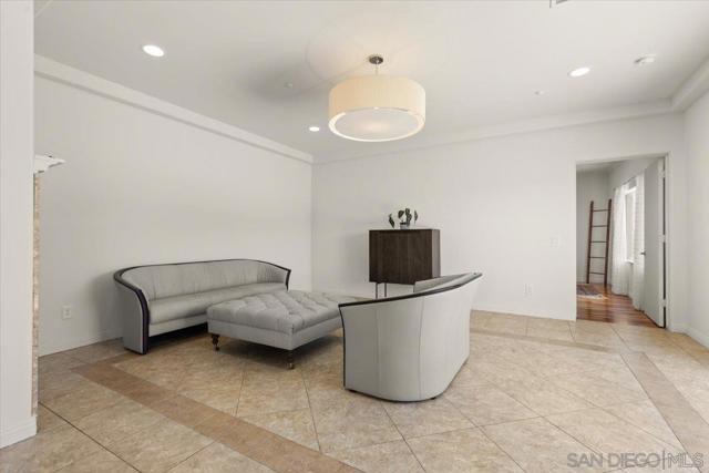 2342 CARIOCA PL, Vista CA: https://media.crmls.org/mediaz/5c24f8c0-4bea-47f3-9ee3-f68cddc99a46.jpg