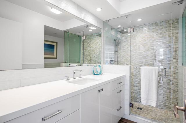 1760 Avenida Del Mundo, Coronado CA: https://media.crmls.org/mediaz/5c253405-a635-4a33-947b-b64de65ce809.jpg