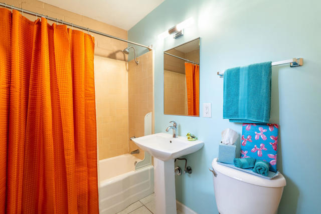 689 E Camino Parocela, Palm Springs CA: https://media.crmls.org/mediaz/5c25348c-1fdd-45dc-b163-6620cc36a84a.jpg