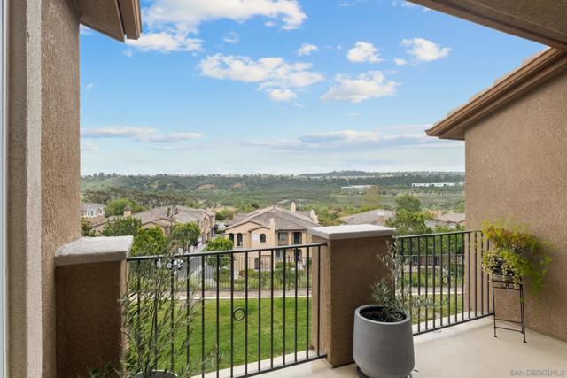 12680 Creekview Drive, San Diego CA: https://media.crmls.org/mediaz/5c2593e9-90ba-4563-8159-4c5805a2422a.jpg