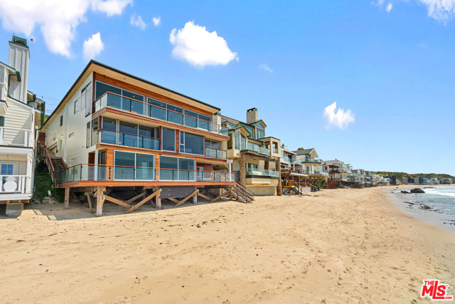 24928 Malibu Road, Malibu CA: https://media.crmls.org/mediaz/5c263748-6234-4bde-860c-95976db9e88c.jpg