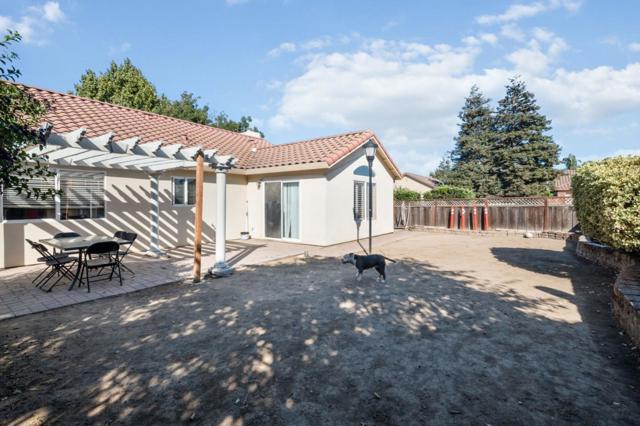 1261 South Street, Hollister CA: https://media.crmls.org/mediaz/5c276adf-2441-43c1-a144-c2f248cb5f9a.jpg