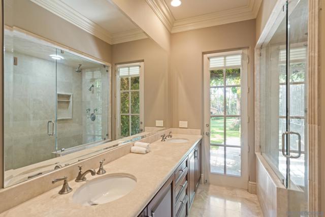 16356 Rambla De Las Flores, Rancho Santa Fe CA: https://media.crmls.org/mediaz/5c27a8a8-9b1e-470b-b2e2-71a5060b87aa.jpg