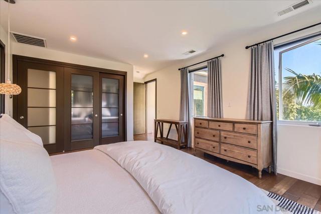 4359 Date Ave, La Mesa CA: https://media.crmls.org/mediaz/5c27c692-a1ed-4746-98b4-d6df1ac68a6b.jpg