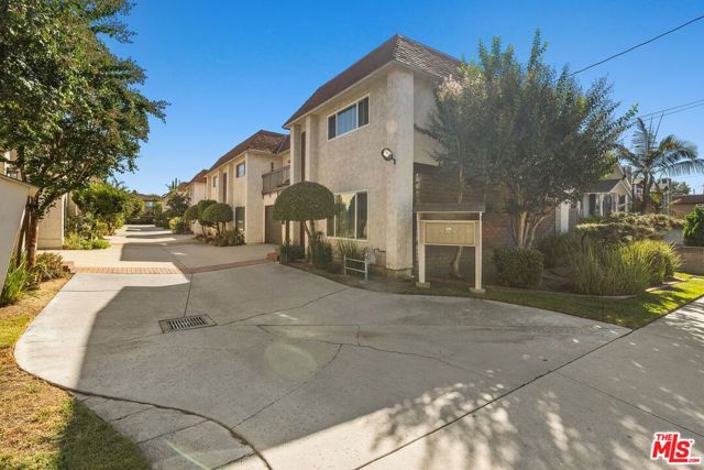 1230 South Mayflower Avenue, D photo 2