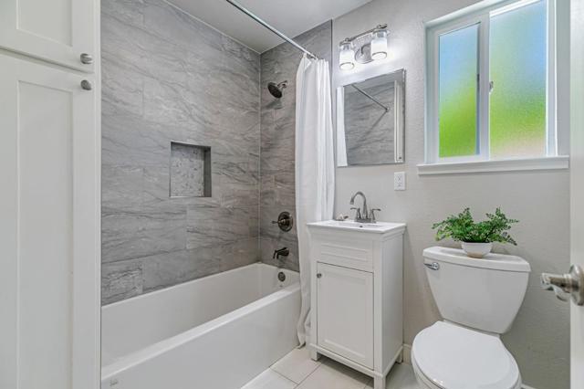 1580 Alameda De Las Pulgas, Redwood City CA: https://media.crmls.org/mediaz/5c286926-9fab-494a-b137-e0a74e0573c4.jpg
