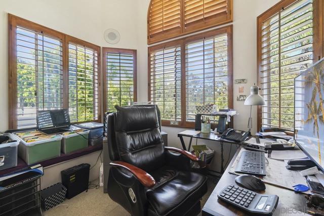 10405 White Birch Dr, San Diego CA: https://media.crmls.org/mediaz/5c29f15c-7785-4e83-9f02-de97efae4e56.jpg
