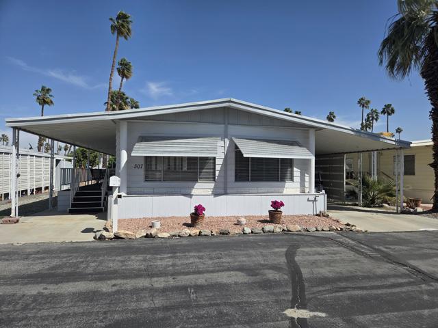 307 Little Deer, Cathedral City CA: https://media.crmls.org/mediaz/5c2a9a4c-1ba9-4882-b17c-d4460224128d.jpg