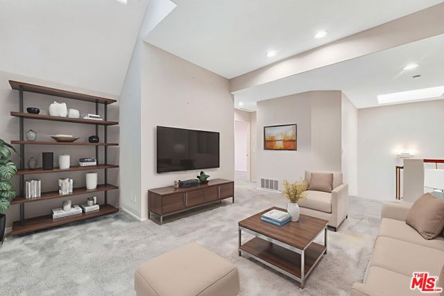 20950 Oxnard Street, Woodland Hills CA: https://media.crmls.org/mediaz/5c2aab72-4174-4ad4-9092-547159944419.jpg