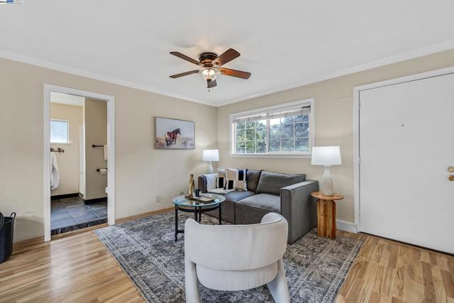 6745 Alisal Street, Pleasanton CA: https://media.crmls.org/mediaz/5c2b571e-8a8b-410b-99d3-85e858bebcb5.jpg