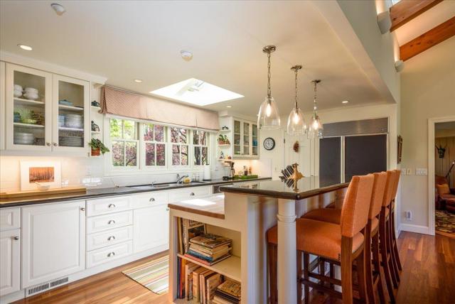 45 Bear Gulch Drive, Portola Valley CA: https://media.crmls.org/mediaz/5c2b8b6e-142d-44f4-b647-7ca4c1418160.jpg